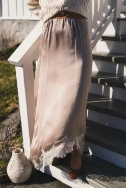 Idun Lace Skirt Bisquit