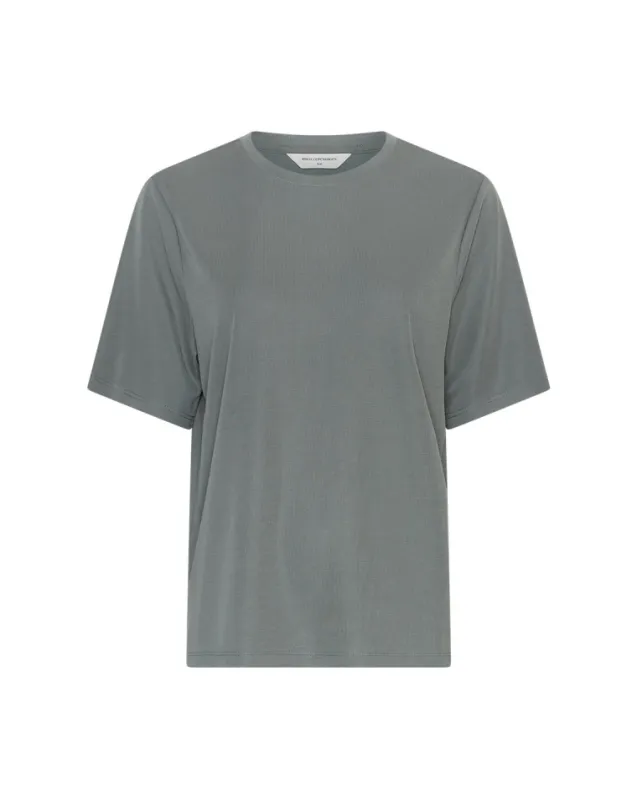 Jacey Belle Tee Laurel Wreath