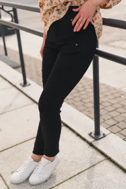 Jolie 606 Gun Black
