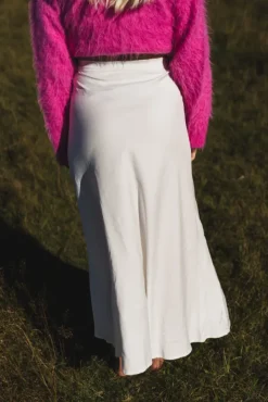Josefine White