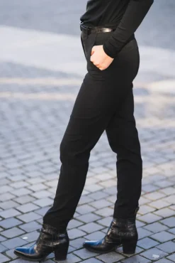 Julia 285 Black