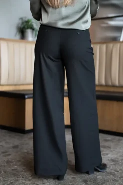 Laura 285 Black Regular