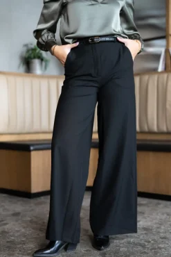 Laura 285 Black Regular