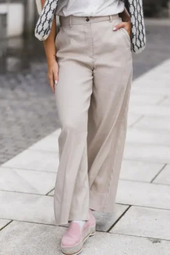 Laura 769 Sand Linen Regular