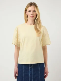 Lex SS Top W. Emb Sleeves Anise Flower