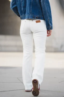 Low Rise Bold Boot Worn White