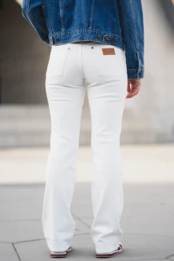 Low Rise Bold Boot Worn White