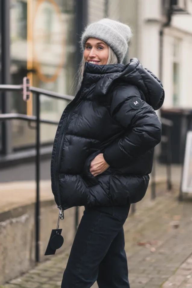 Lucie Boxy Black