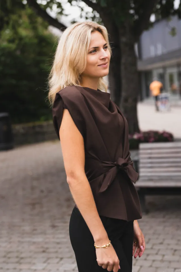 Luna Pleat Top Dark Brown