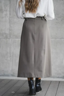 Luna Pocket Pleat Skirt Walnut