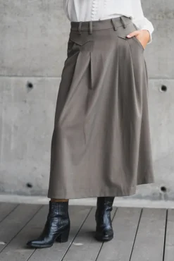 Luna Pocket Pleat Skirt Walnut