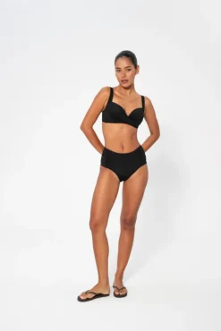 Medea Solid Top Black