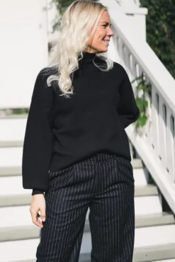 Mercy East M Pullover Black