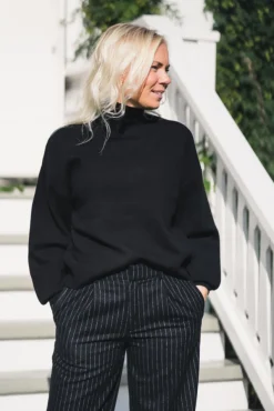 Mercy East M Pullover Black