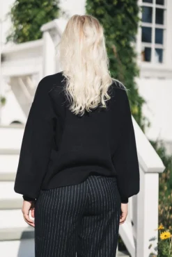Mercy East M Pullover Black