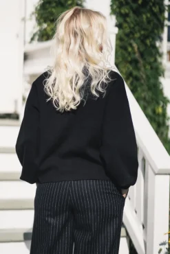 Mercy East M Pullover Black
