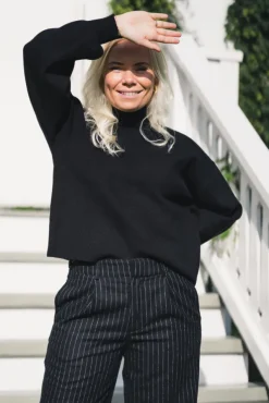 Mercy East M Pullover Black