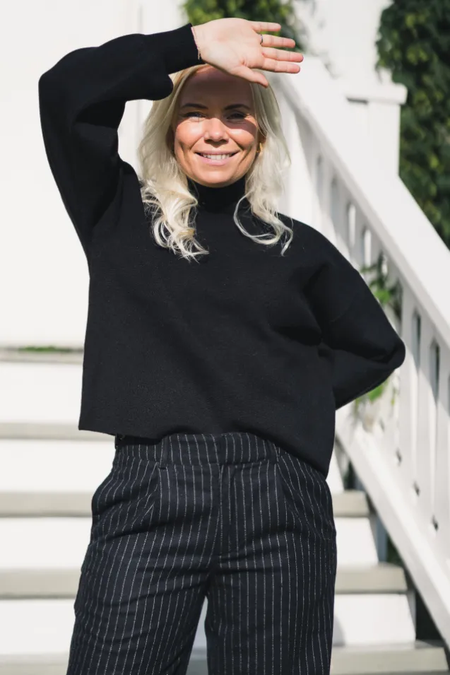 Mercy East M Pullover Black