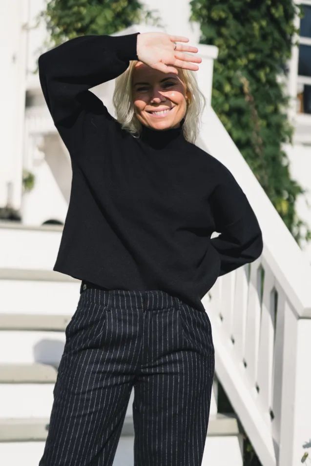 Mercy East M Pullover Black