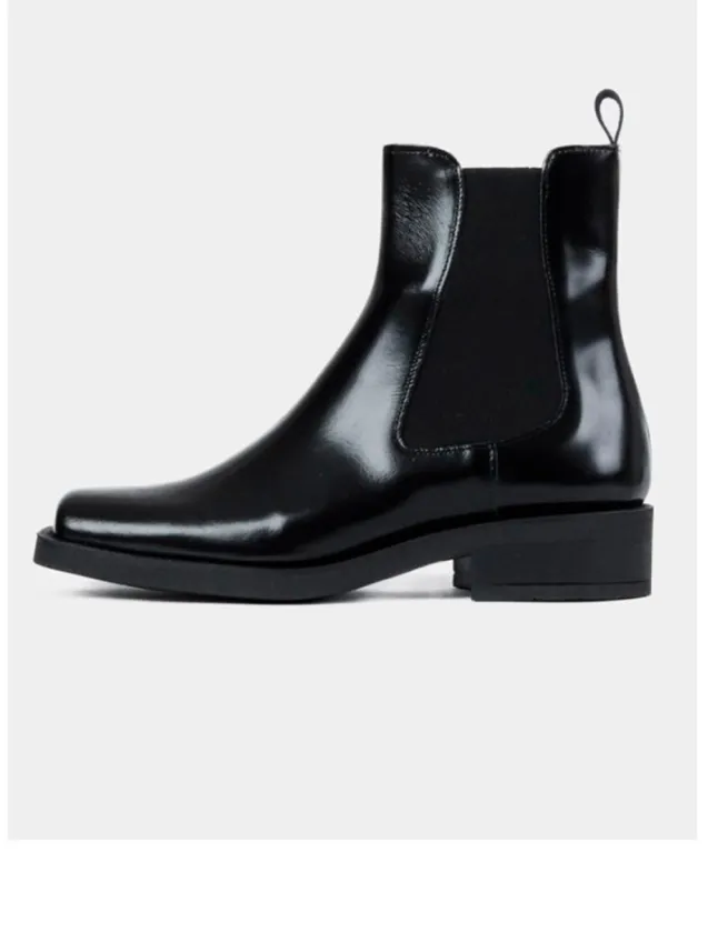 Milano Black