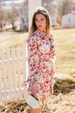 Mio Vintage Flower Dress Creme