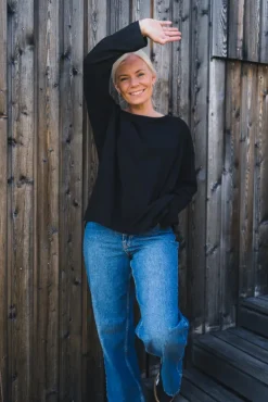 Nellie Longsleeve T-Shirt Black