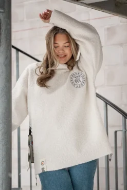 Nini White