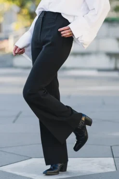 Olivia 285 Black Regular