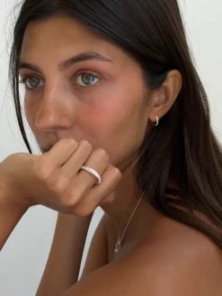 Ora Twisted Ring Silver