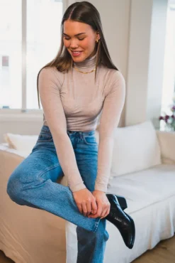 Perfect Line Cashmere Turtleneck Beige