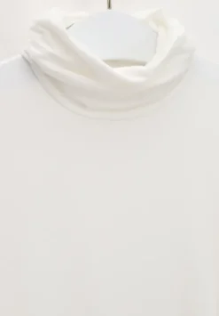 Perfect Line Turtle Neck Ivory