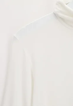 Perfect Line Turtle Neck Ivory