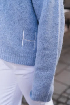 Pernille Short Cardigan Skyway