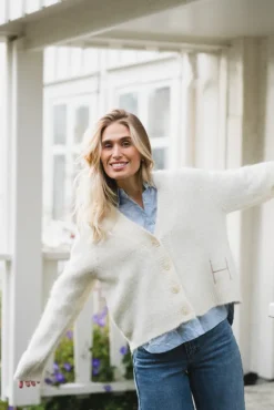 Pernille Short Cardigan White Alyssum