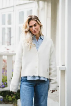 Pernille Short Cardigan White Alyssum