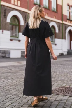 Poppy Emb Pleat Dress Black