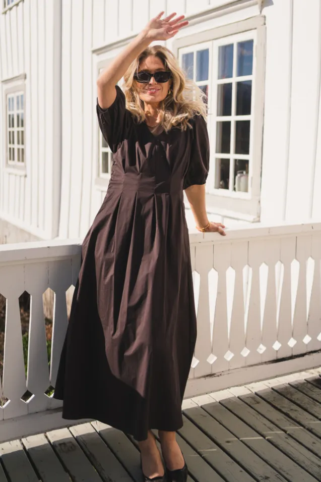 Poppy Pleat Dress Dark Brown