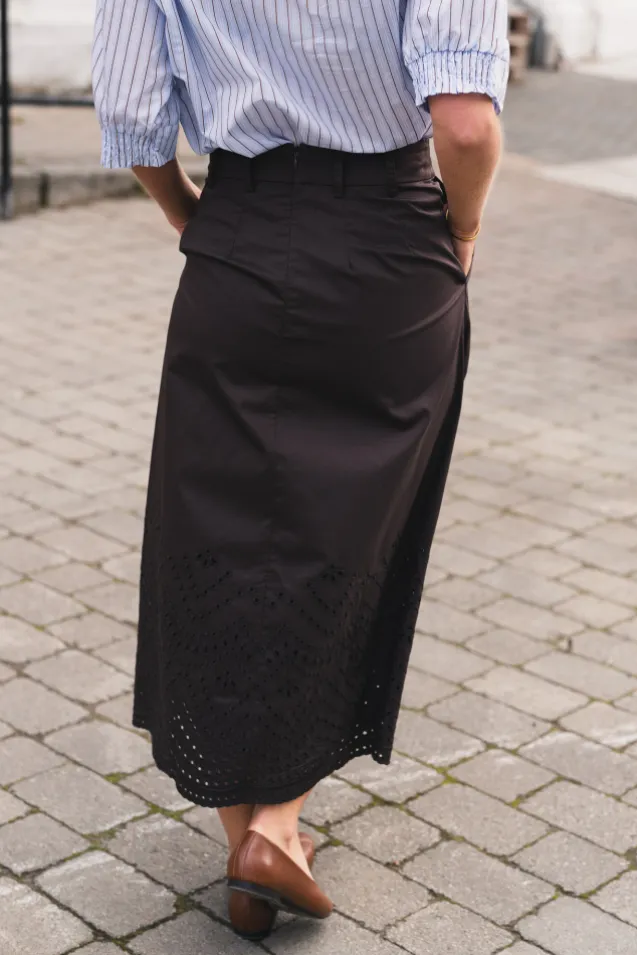 Poppy Pleat Scallop Skirt Dark Brown