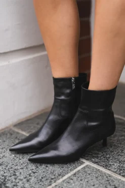 Rebella Leather Black