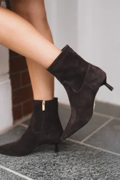 Rebella Suede Dark Brown