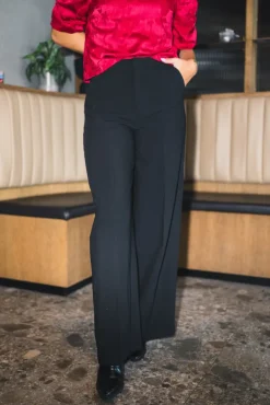 Reign Tailored Extra Wide Black