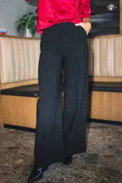 Reign Tailored Extra Wide Black