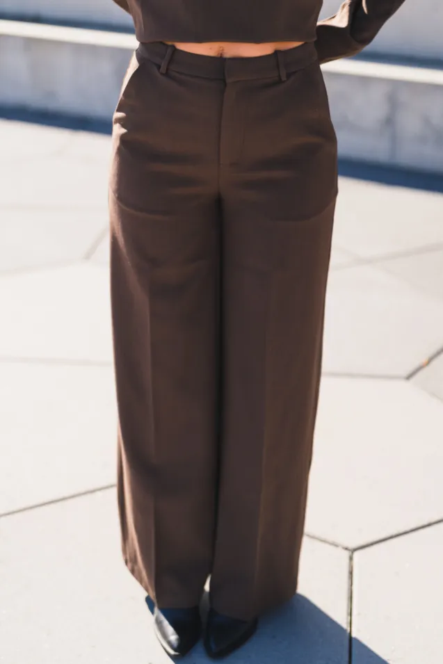 Reign Tailored Extra Wide Brown