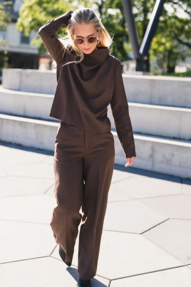 Reign Tailored Extra Wide Brown