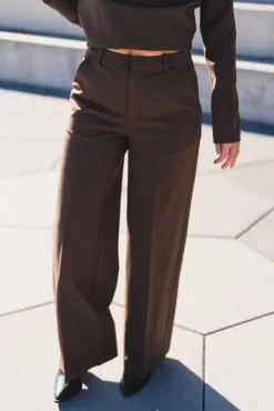 Reign Tailored Extra Wide Brown