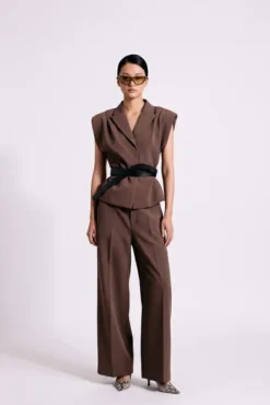 Reign Tailored Extra Wide Taupe Brown