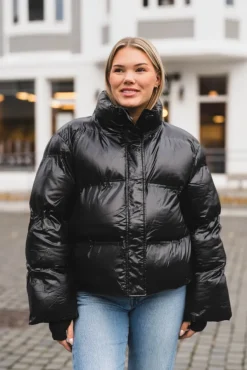 Rhea Shiny Puffer Jacket Black