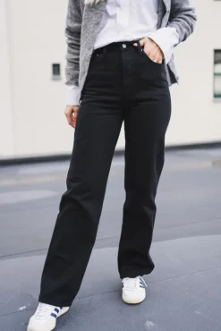 Ribcage Straight Ankle Jeans Black Sprout