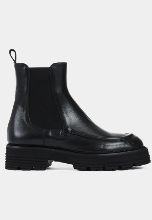 Riva Black