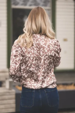 Roella Graphic Fade Blouse Dark Sand